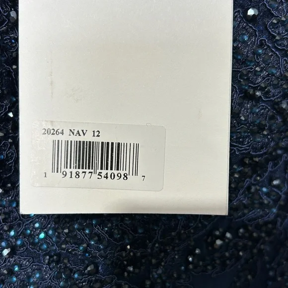 Mac Duggal 20264 NWT APPLIQUED CAP SLEEVE BODICE FLOWY GOWN - Picture 13 of 13